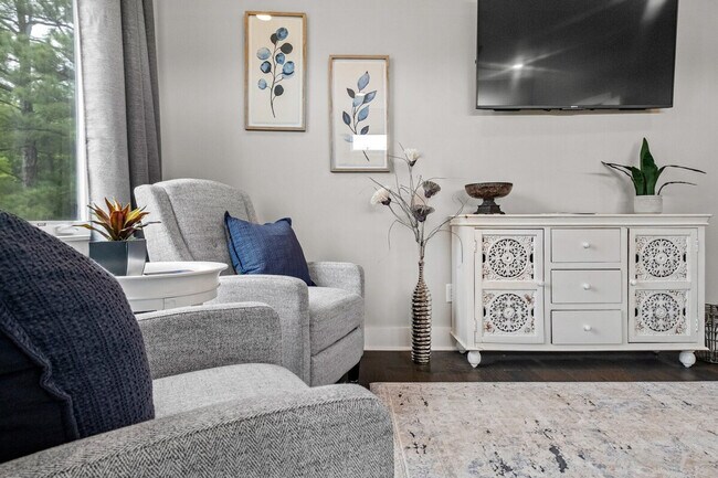 Building Photo - 1588 N Desoto Pl