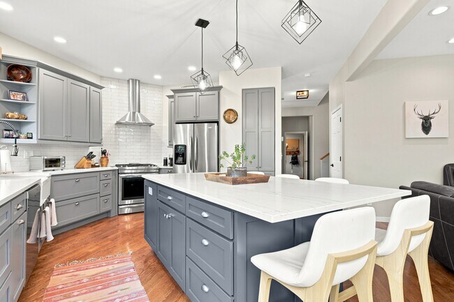 Foto del edificio - 29972 Troutdale Ridge Rd