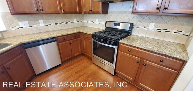 Building Photo - 3 br, 2.5 bath House - 2030 October Drive