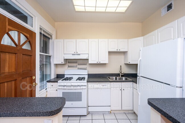 Foto del edificio - 1713 Euclid St NW