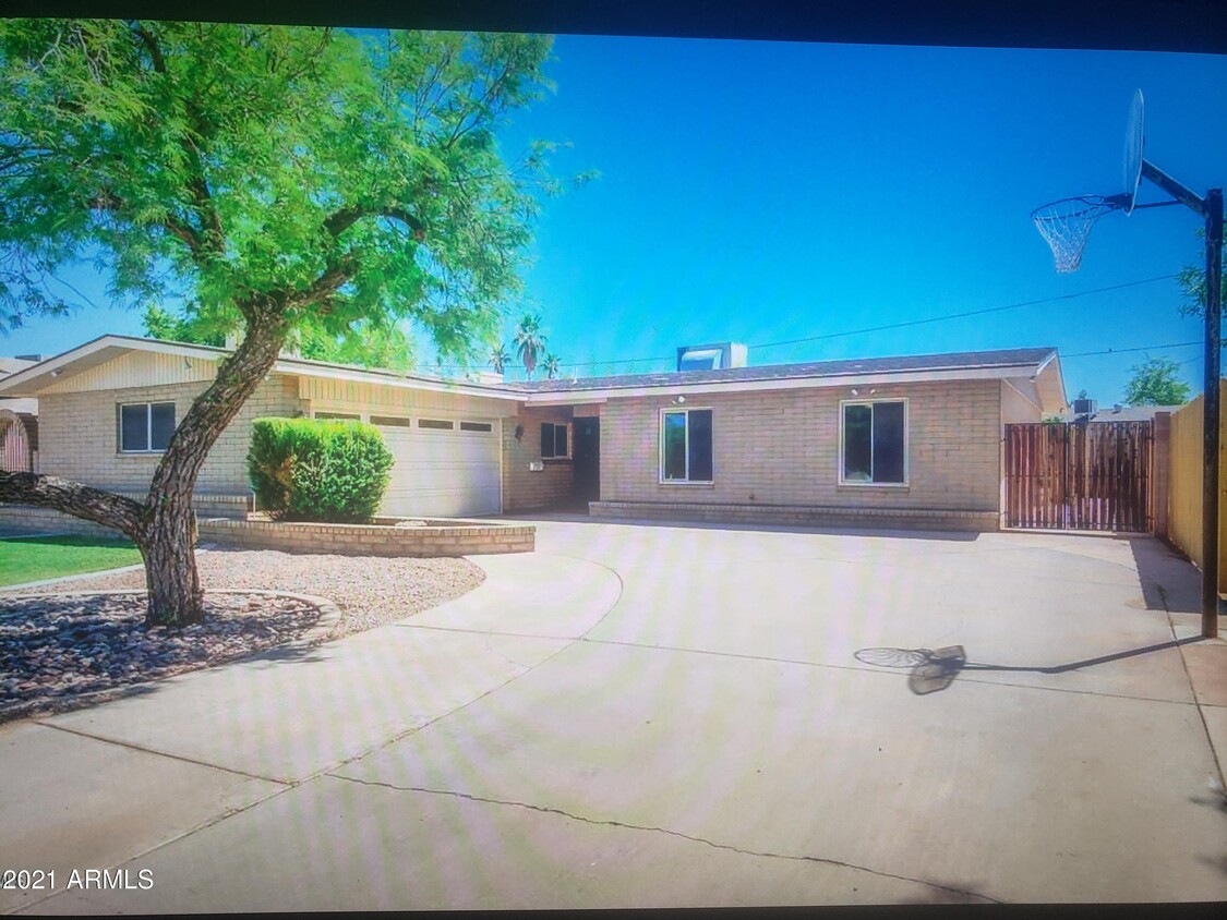 Foto principal - 2109 S Stanley Pl