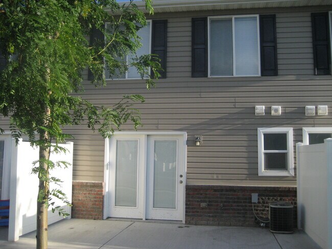 Atrás - 4498 Chukar Dr