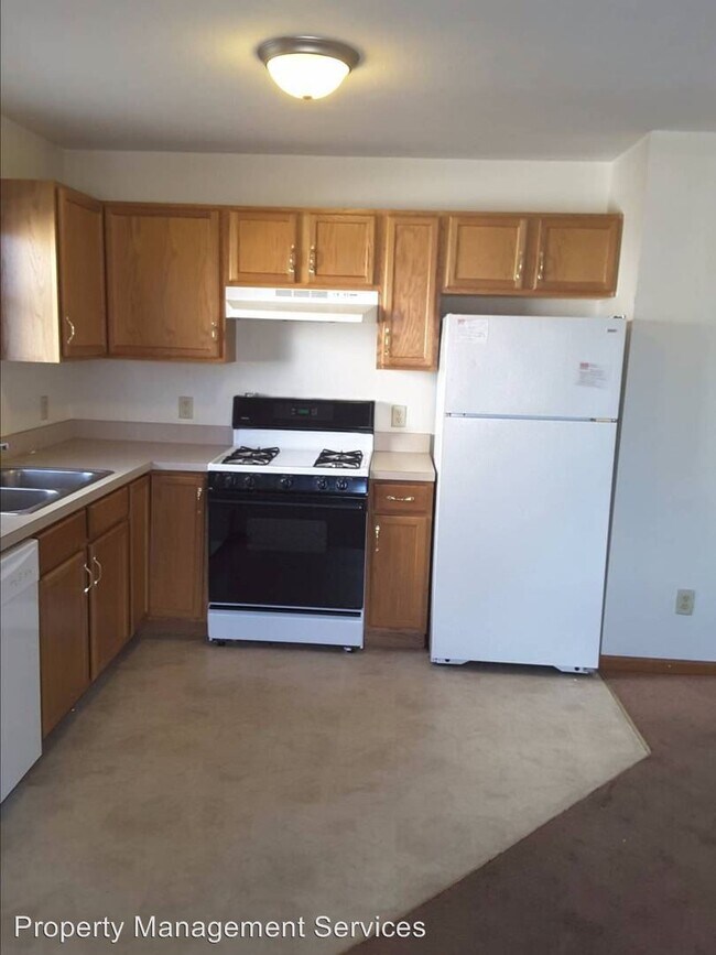 Building Photo - 215 Stonewall Ct