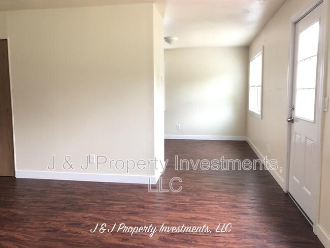 Building Photo - 283 Hazelwood Dr