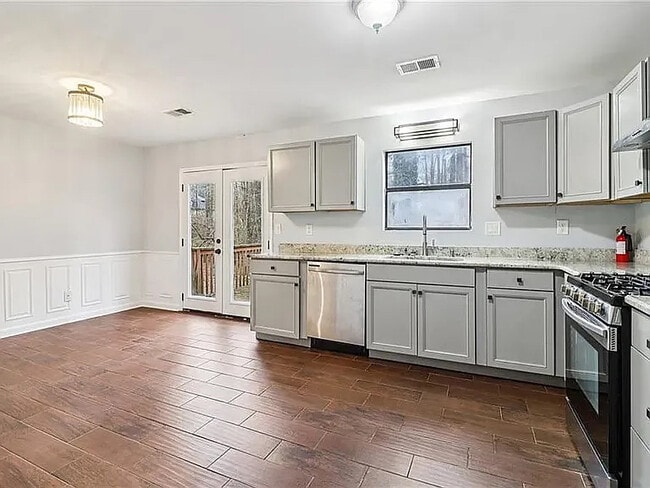 Foto del edificio - Room in House on Alicia Ct