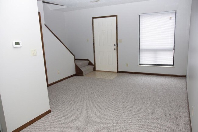 Building Photo - 1212 main ave, Unit Q, Nitro WV 25143