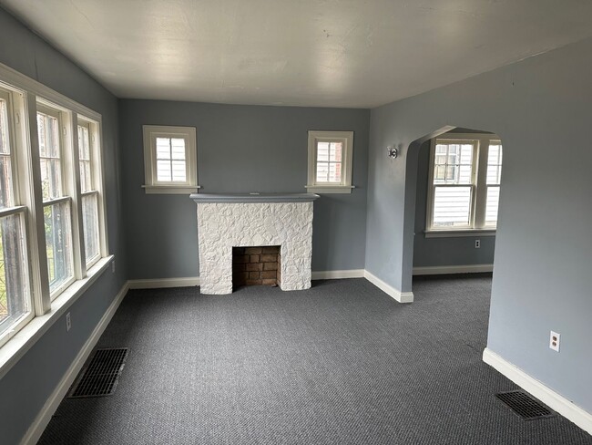 Building Photo - Coming soon- Nice brick home in Mansfield