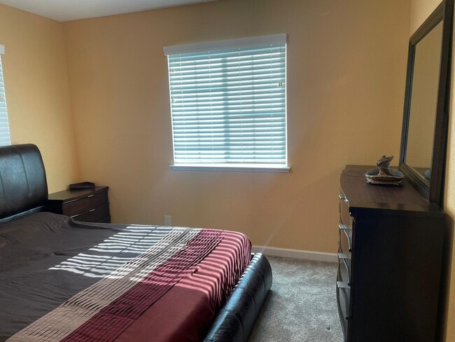 bedroom - 178 Maple Ct