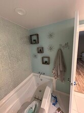 Building Photo - 3000 Oasis Grand Blvd