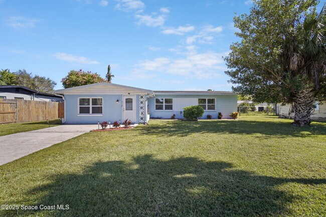 Building Photo - 818 Hampton Way