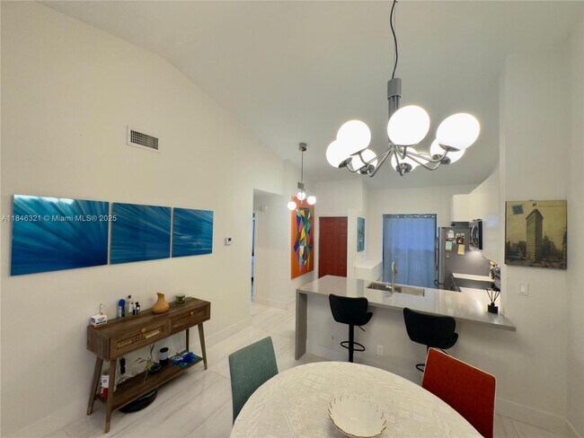 Foto del edificio - 3078 S Oakland Forest Dr