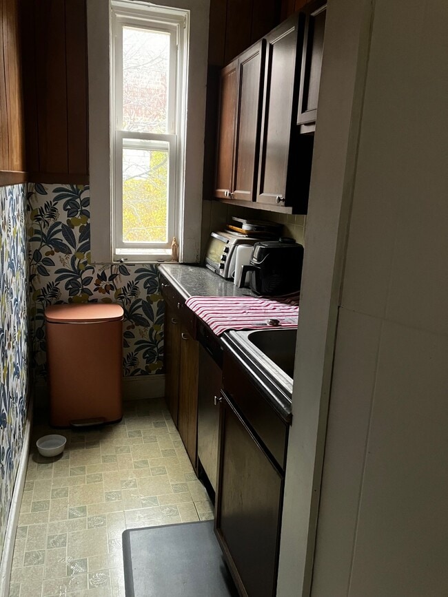 Building Photo - 377 Highland Ave