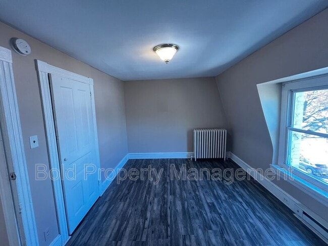 Building Photo - 719 McKnight St