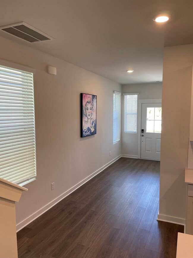 Building Photo - 2034 Township Dr