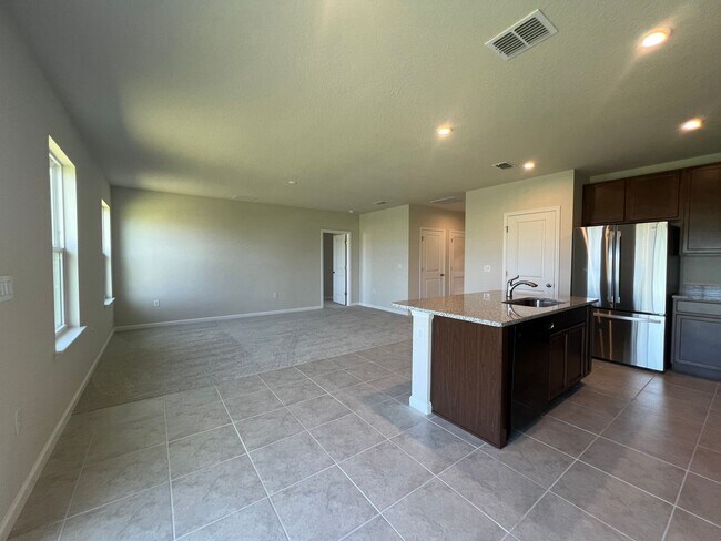 Building Photo - New Build Beautiful  3 bedroom 2 bathroom ...