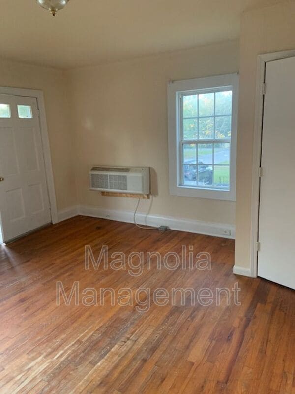 Building Photo - 110 S Clark St