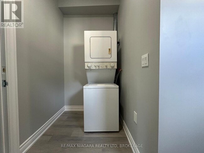 Building Photo - 27 Water St