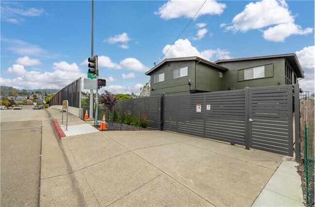 Building Photo - 5312 McBryde Ave