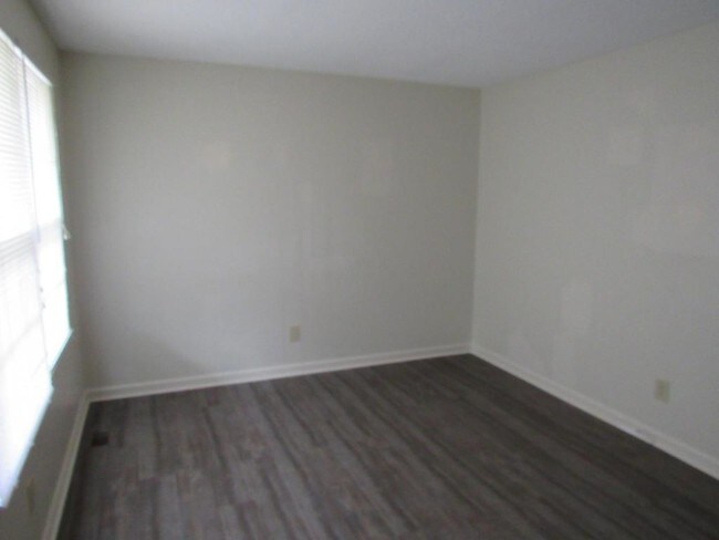 Building Photo - 2131 Quailridge Dr