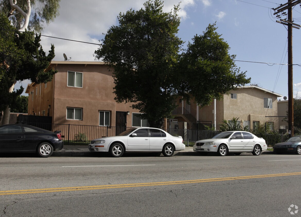 Building Photo - 6318 Coldwater Canyon Ave