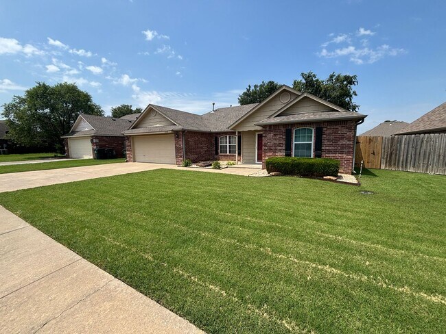 Foto del edificio - Awesome 3 bed/2bath/2 car Split floor plan in Southfork III!