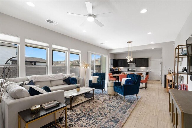 Building Photo - 1514 Arcilla St