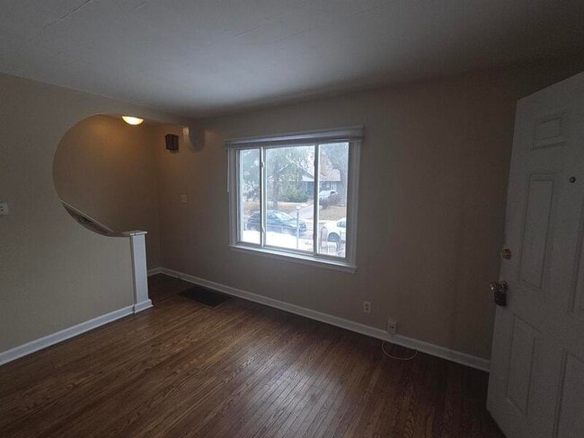 Photo - 1519 W 28th St Apartment