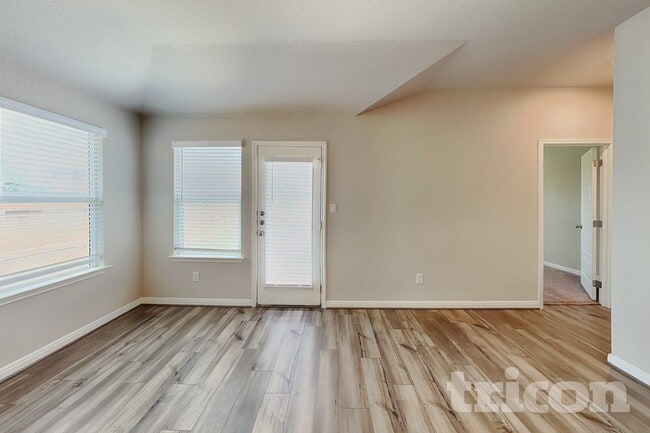 Building Photo - 13543 Paxton Blvd