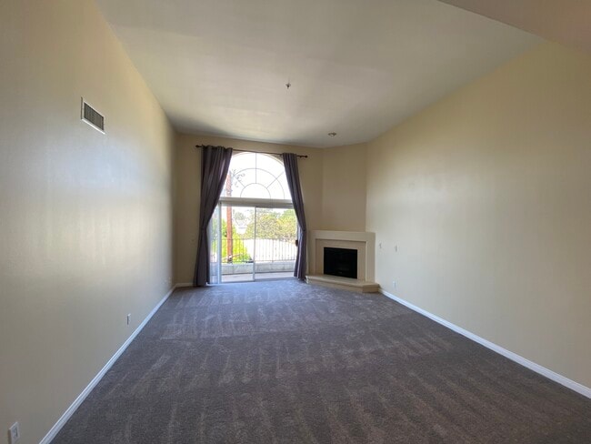 Building Photo - 3645 Cardiff Ave