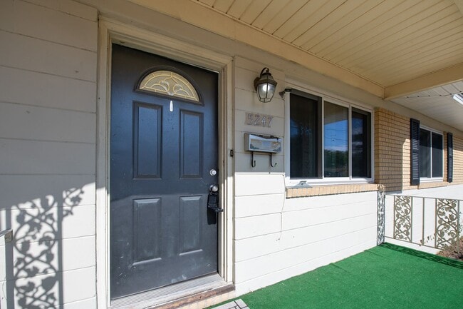 Foto del edificio - Great Florida Home with Garage in the Hear...