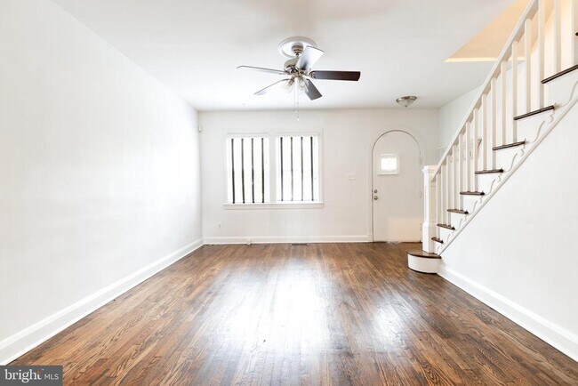 Building Photo - 6843 Dunbar Rd