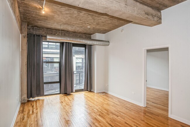 Building Photo - 1151 W 14th Pl