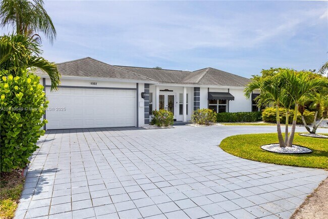 Building Photo - 4902 N Travelers Palm Ln
