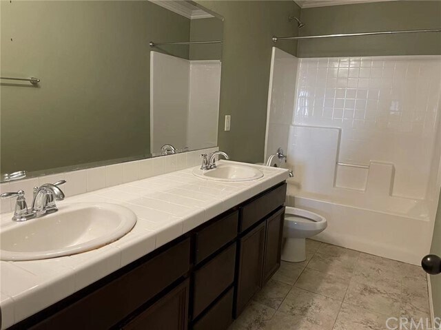 Foto del edificio - 5245 Cooper Ct