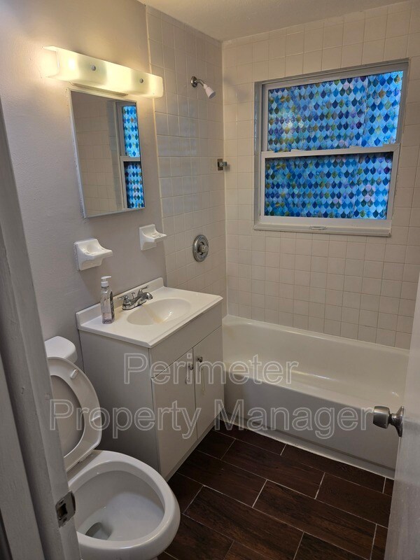 Foto del edificio - 6131 George Wood Ln W