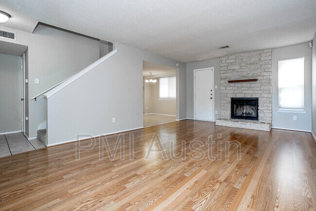 Building Photo - 3611 Gable Dr
