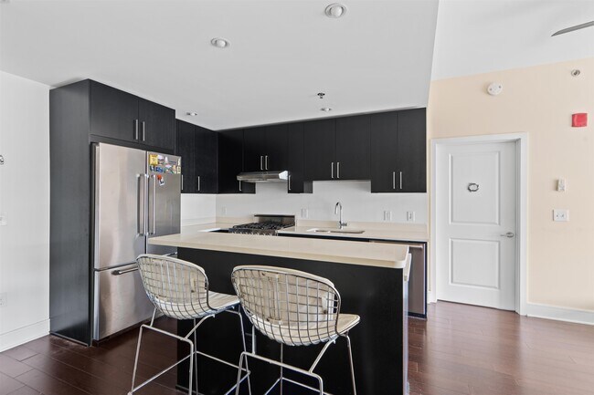 Foto del edificio - 1100 Maxwell Ln