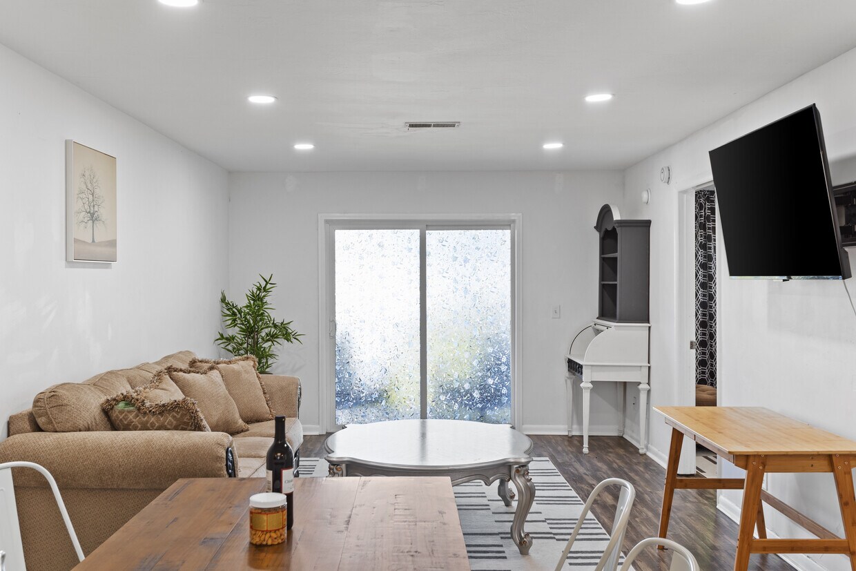 Sala de estar - 4507 Holly Tree Rd