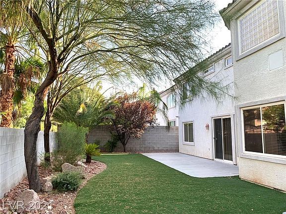 Building Photo - dream family home