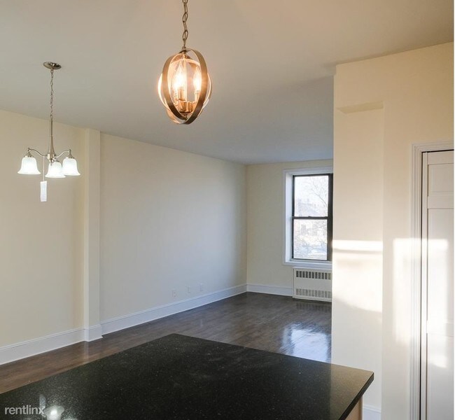 Building Photo - 2 br, 1 bath  - 1738 Union St Apt 4A