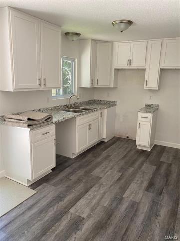 Building Photo - 2100 Barrington Ct S
