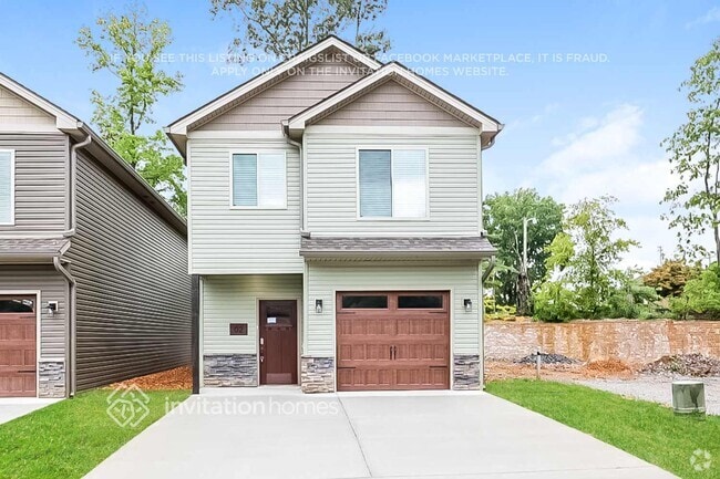 Building Photo - 211 Golf Club Ln