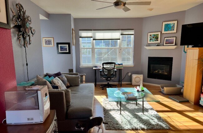 Foto del edificio - 2 bed 2.5 bath available 9/17!