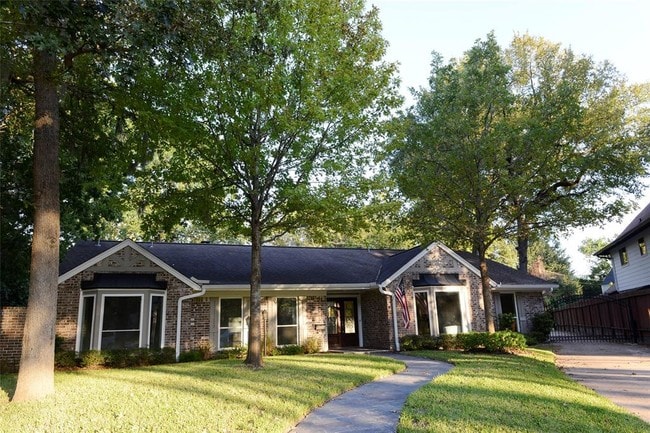 Front of house - 10603 Bayou Glen Rd