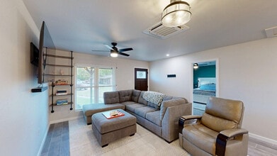 Building Photo - 202 Bucknell Ct