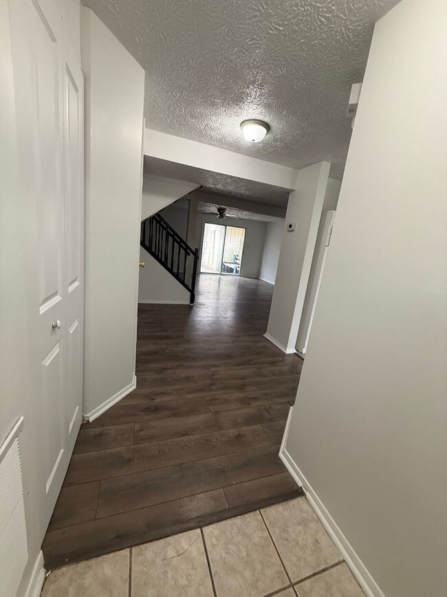 Building Photo - 3-Bedroom, 1.5 Bathroom Townhome at Magrud...