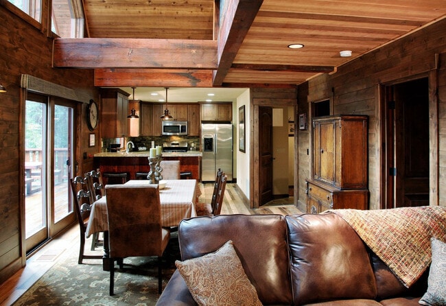 Building Photo - 8033 Woodpecker Way