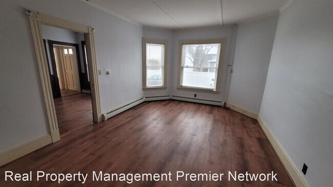 Building Photo - 3 br, 1 bath House - 77 Wakefield St Apt #3
