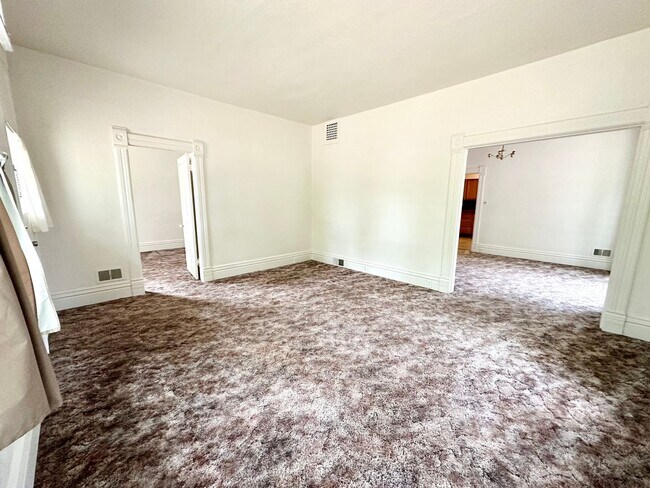 Foto del edificio - Charming 3 Bedroom Home Near Downtown Elle...