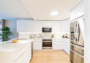 Building Photo - 2301 Collins Ave